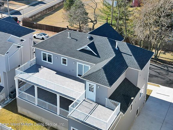 3rd image of 279 Nashville St