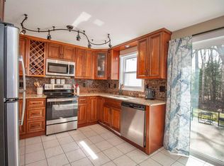 1035 S Mammoth Rd APT 7, Manchester, NH 03109