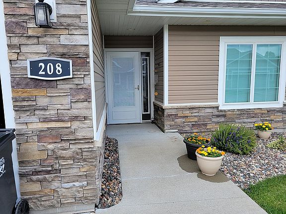 2nd image of 208 Castle Pines Dr