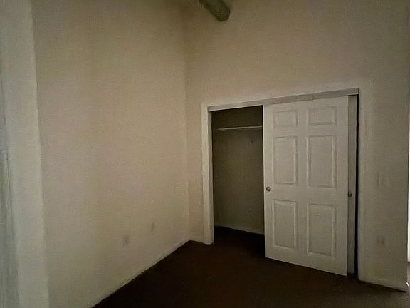 4th image of 319 S Salina St APT 6