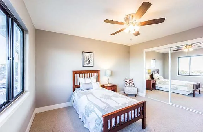 1661 Crestwood Dr — Photo 5