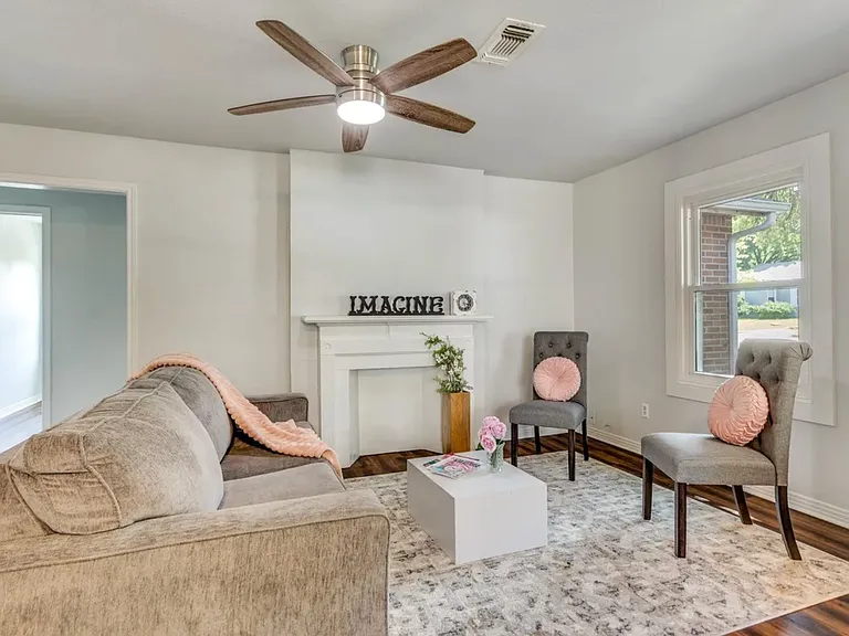 3241 Sandage Ave — Photo 6