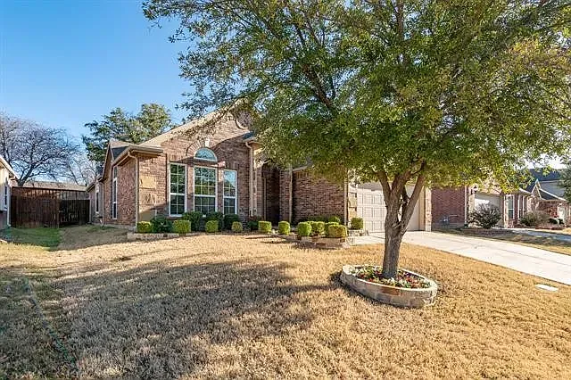 901 Witherby Ln — Photo 9