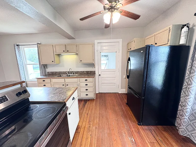 108 N Main St — Photo 13