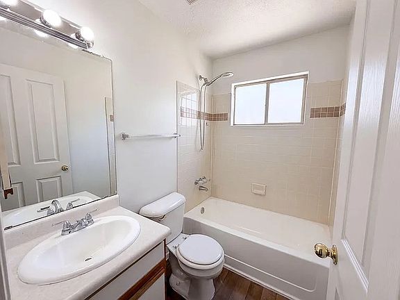 3rd image of 1621 Perma Dr NE