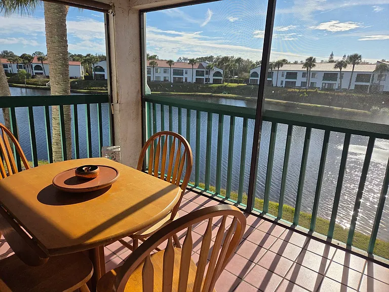 4915 Casablanca Cir #H-22 — Photo 16