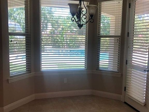 5th image of 12108 Parkerhill Dr