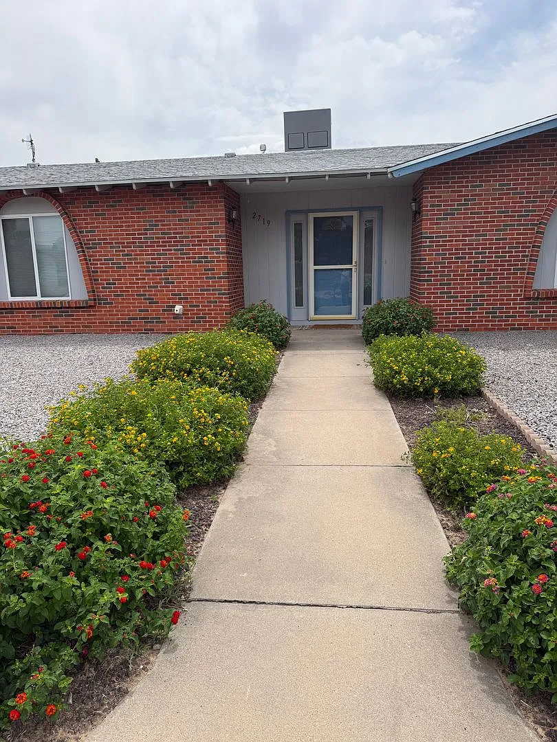 3-bedroom, 2-bath home in Las Cruces — Photo 3