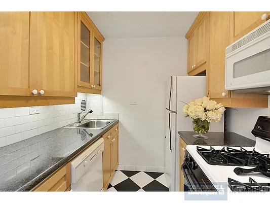 Sold by Aclawrence | media 10