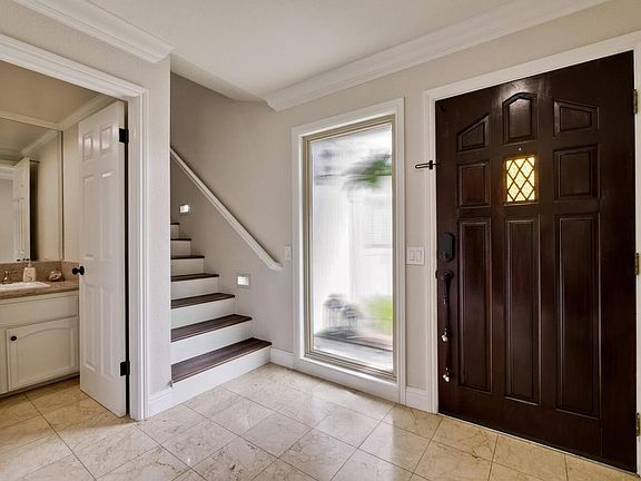 4th image of 101 Hooke Ln