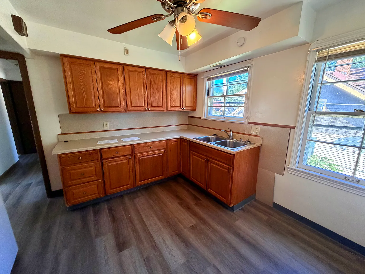 2 bed, 1000 sqft, $1,450 — Photo 2