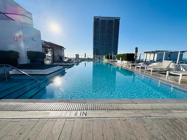Building Photo - 1010 Brickell Ave #4806