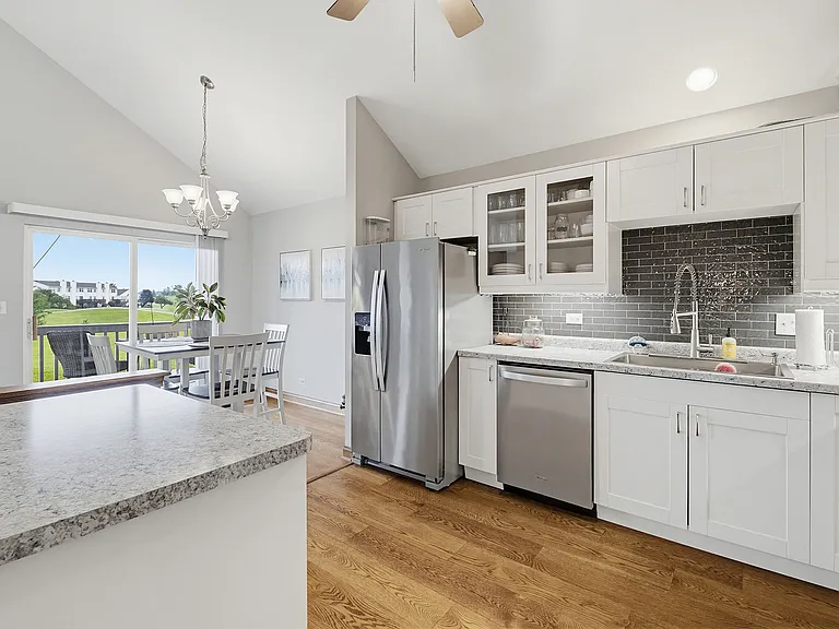 17419 Yakima Dr #17419 — Photo 3