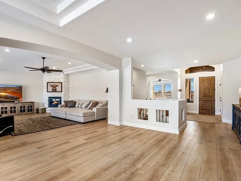 143 N Cortez Trl — Photo 5