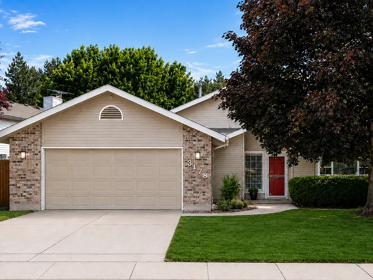 3178 S Crossfield Way — Photo 1