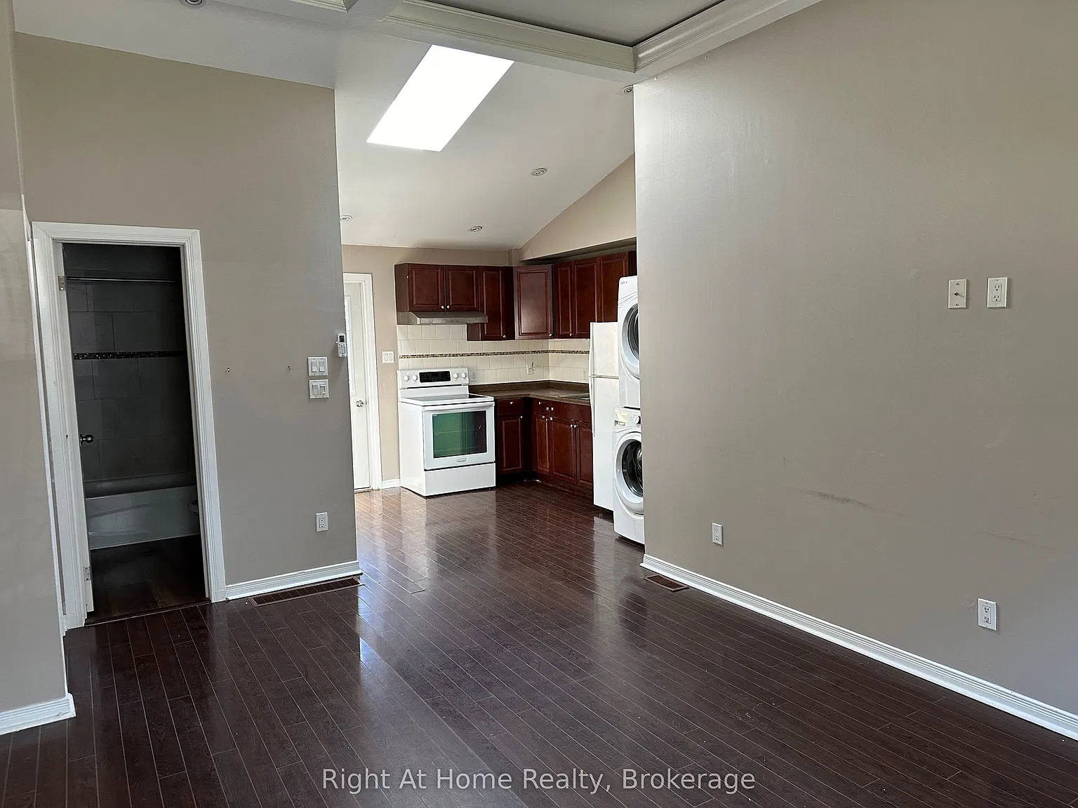 2 bed, $1,800 — Photo 3