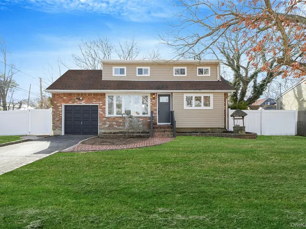 8 Elwood Road, Centereach, NY 11720