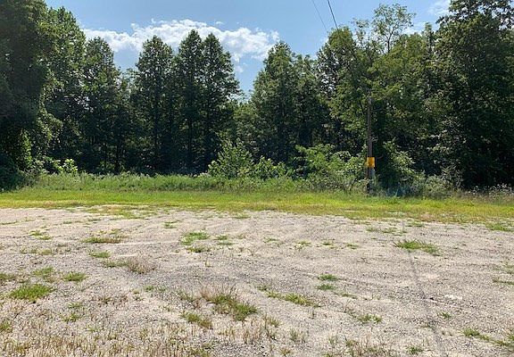 2nd image of 157 Gainesville Hwy