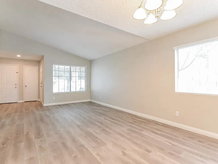 2562 Machado Dr — Photo 3