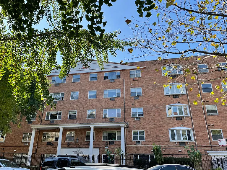 5920 N Kenmore Ave #207 — Photo 1