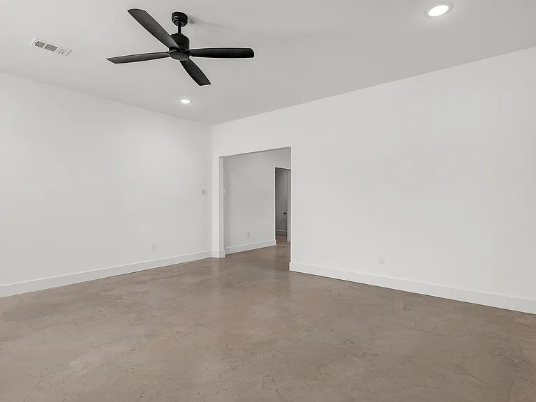 3010 Alpha Wolf Ct — Photo 2
