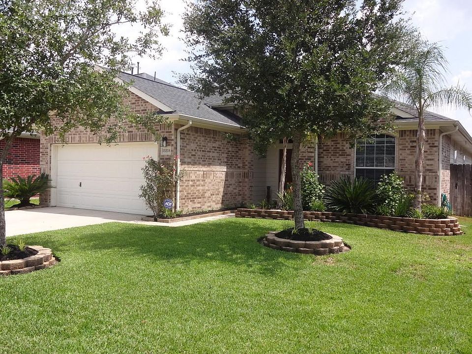 1st image of 15218 Wildhurst Ln