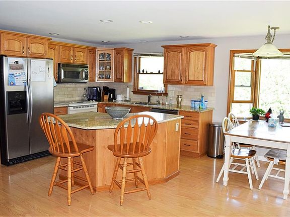 2nd image of 96 Woodshire N