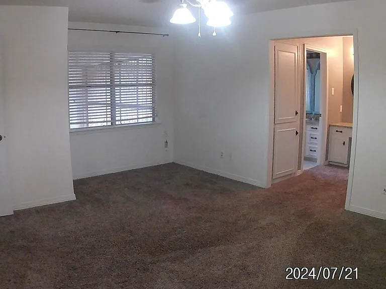 601 Rock Hollow Dr — Photo 21