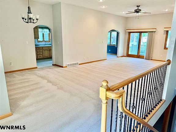 5th image of 20 Bluestem Dr