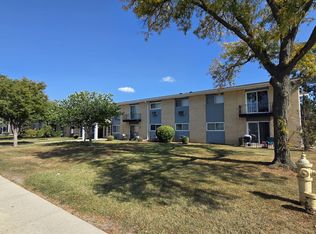 9561 Dee Rd APT 2D, Des Plaines, IL 60016