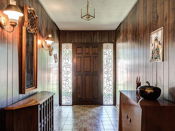 4th image of 1611 Avenue F