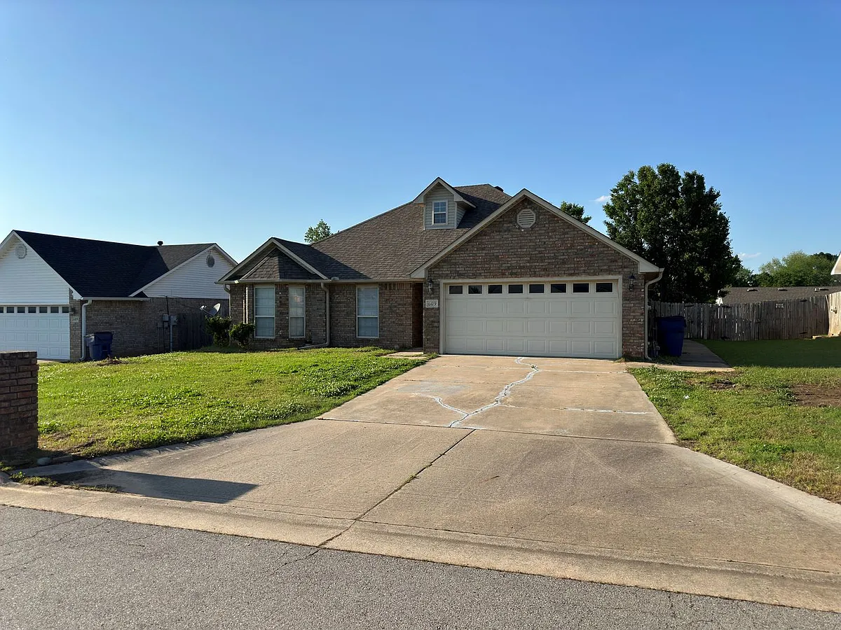 Building Photo - 609 Apple Valley Dr