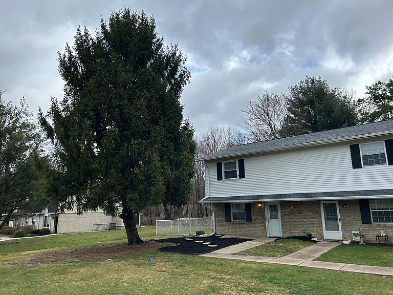 1 Lexington Ct — Photo 41