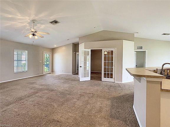 5th image of 2813 NE 6th Pl