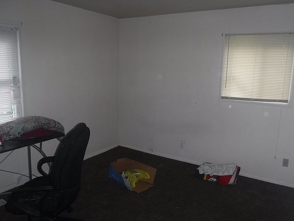 5th image of 3925 Della Ct