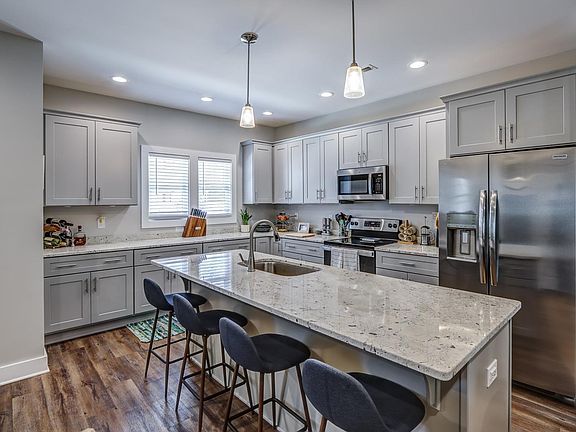3rd image of 63 Cuddington Ln