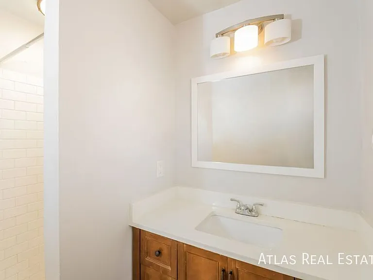 1066 N Clarkson St #4 — Photo 10
