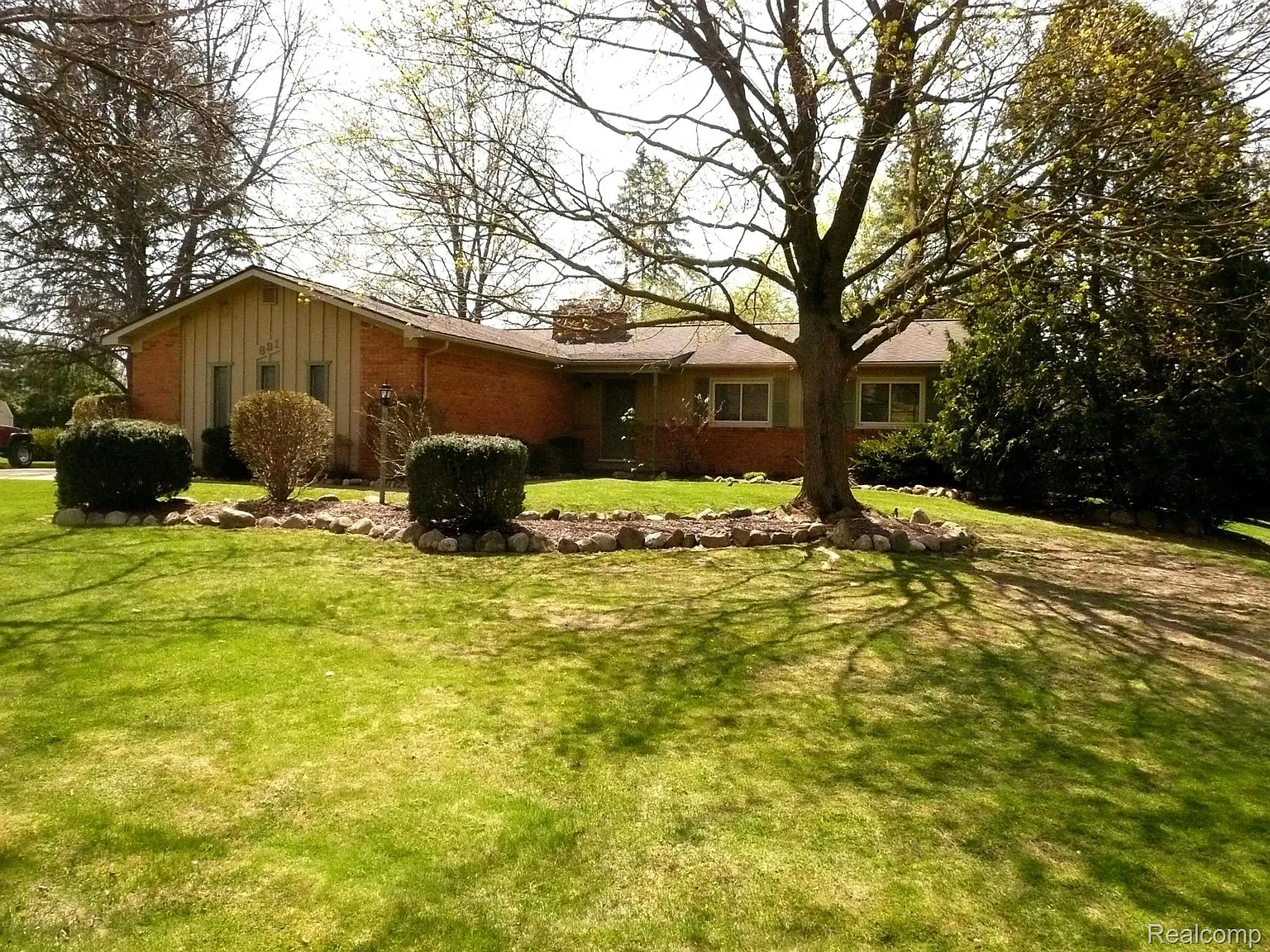 831 Del Sher Dr photo 1