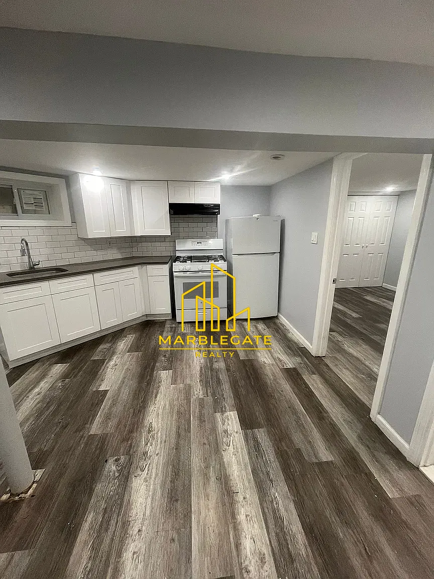 21 Harrison Pl — Photo 1