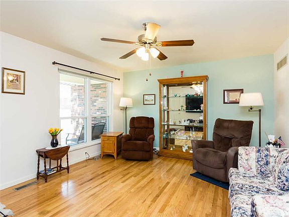 4th image of 6342 Orangewood Trl