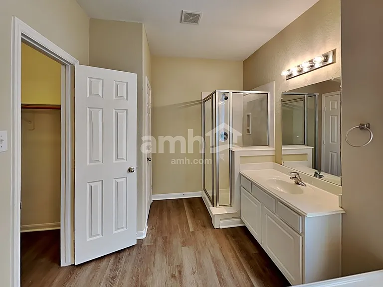 10923 Tattershall Ln — Photo 12