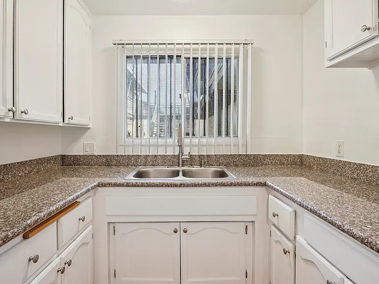 821 E Pine — Photo 25
