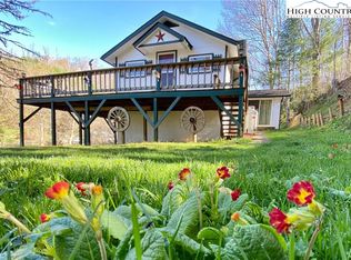 608 Fees Branch Rd, Lansing, NC 28643