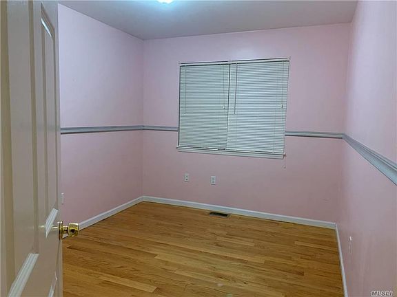 4th image of 122-03 Long St #1