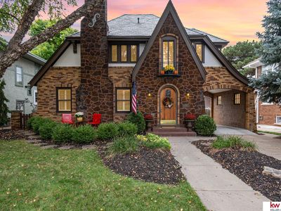 104 S 52nd St, Omaha, NE, 68132