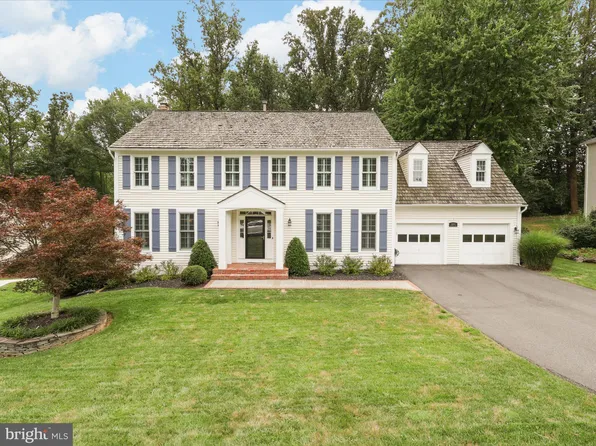 10809 Fieldwood Dr, Fairfax, VA 22030