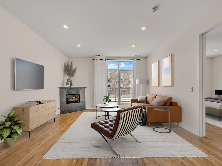2024 N California Ave #2D — Photo 5