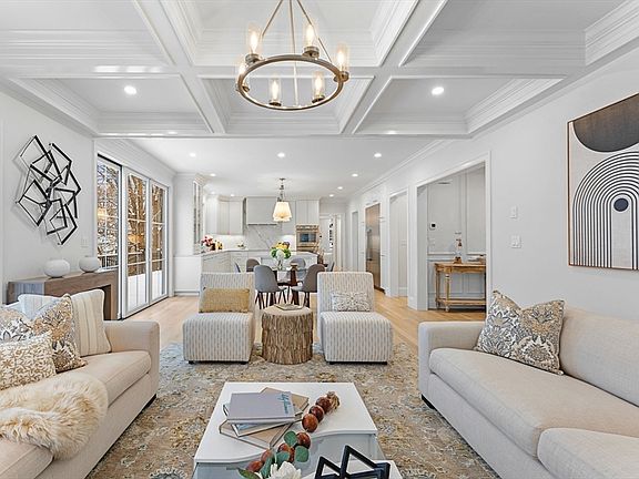 4th image of 126 Prince St