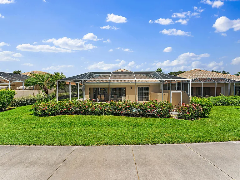 8485 SE Palm Hammock Ln — Photo 46