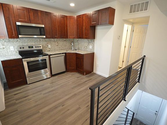 3rd image of 2423 Harlan St #2